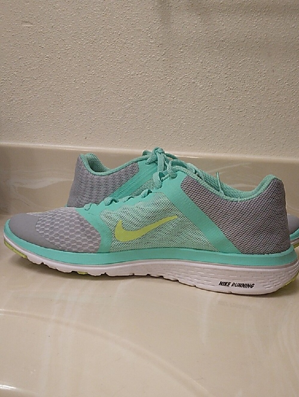 Nike FS LITE RUN 3 Mint Green and Gray Athletic Shoes with Neon Yellow Swoosh